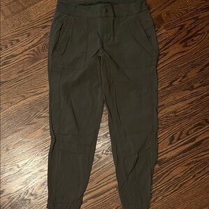 Athleta Olive Green Trekkie Panta
